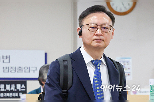   '웰바이오텍 주가조작' 구세현 전 대표 공판 출석
