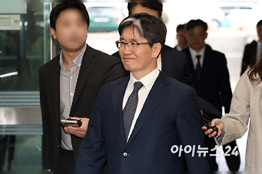   첫 공판 출석하는 오동운 공수처장