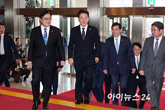   추경안 시정연설 위해 국회 찾은 이재명 대통령