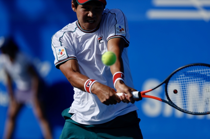  한국 테니스 '기대주'로 꼽히는 권순우(당진시청, CJ후원)가 남자프로테니스 ATP 투어에서 4주 연속으로 8강에 올랐다. 그는 27일(한국시간) 열린 멕시코투어 단식 2회전에서 두산 라요비치(세계 24위, 세르비아)에 2-0으로 이겼다. [사진=Abierto Mexicano Telcel]