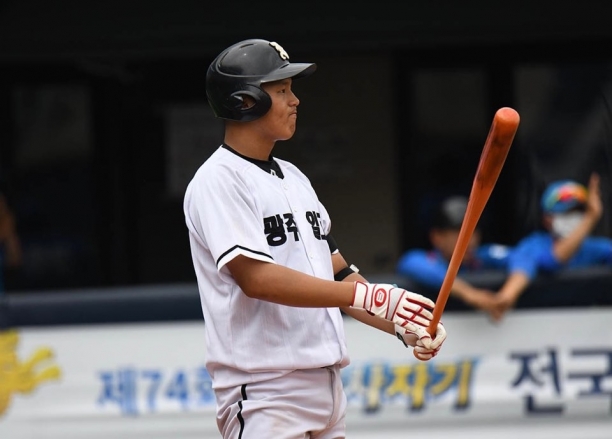 SK 와이번스가 지난 21일 2021 KBO 신인 2차지명 회의에서 1라운드로 지명한 광주제일고 포수 조형우 [사진=SK 와이번스]