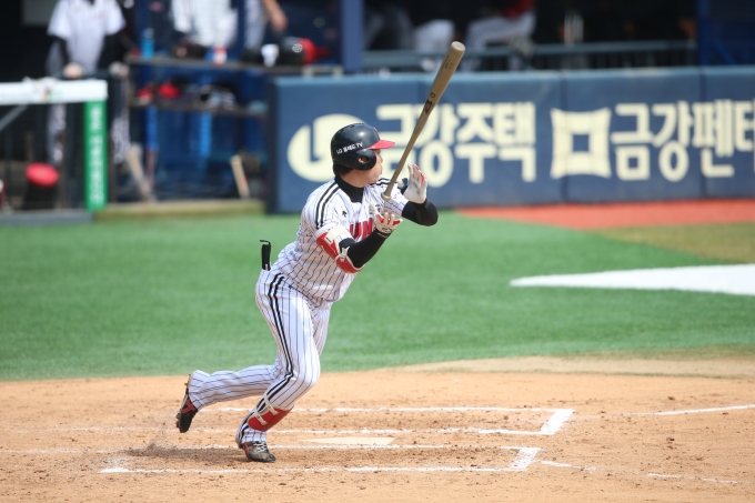 LG 트윈스 외야수 한석현이 23일 열리 SK 와이번스와 퓨처스(2군) 경기에서 KBO 퓨처스리그 통산 30번째 사이클링 히트 주인공이 됐다. [사진=LG 트윈스]