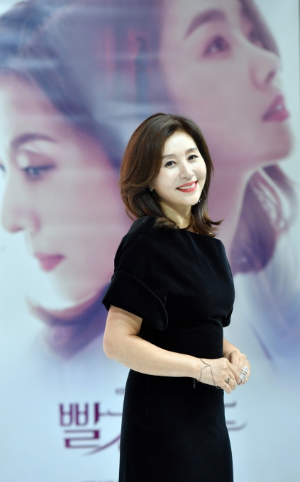 5일 진행된 KBS 저녁일일드라마 '빨강구두' 온라인 제작발표회에 배우 최명길이 참석했다. [사진=KBS]